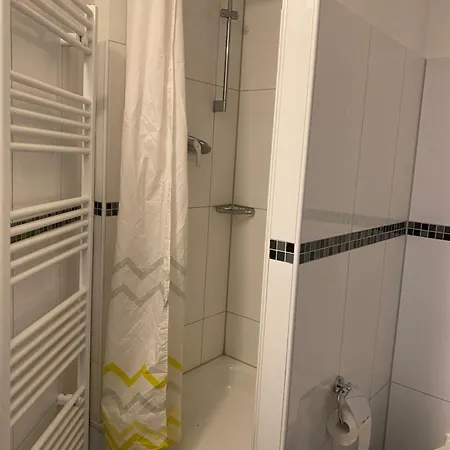 Apartment Mit 3 Schlafzimmer Fuer Maximal 5 Personen *